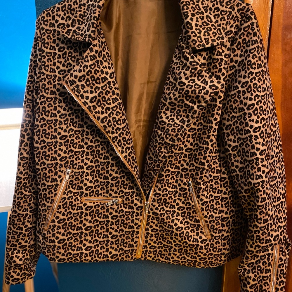 New Leopard Jacket-Soft! - Picture 2 of 3